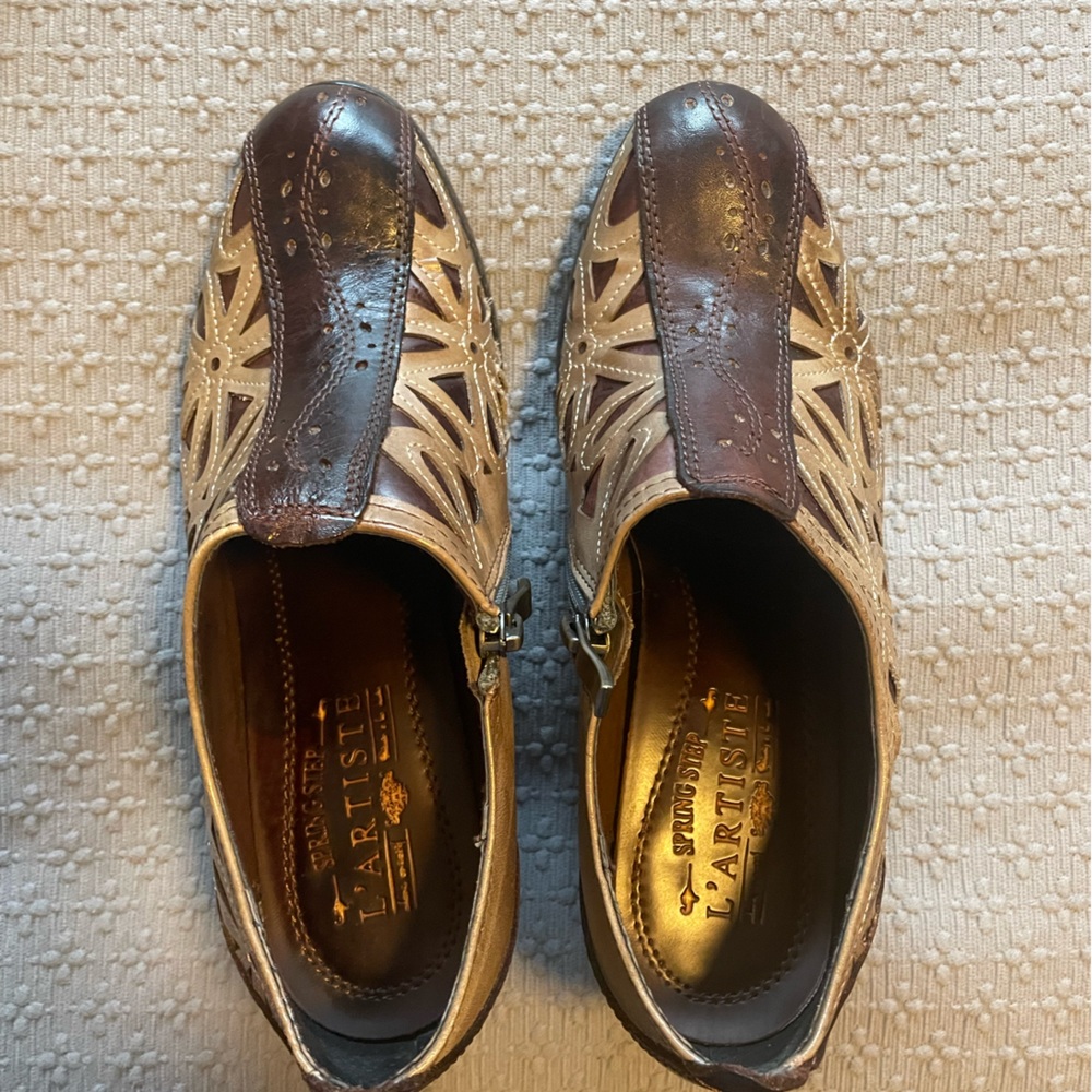 L’Artiste brown and tan shoes